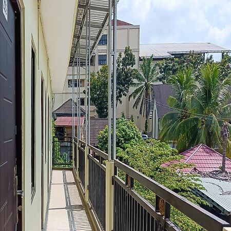 בנג'ארמאסין Urbanview Hotel Kharisma Banjarmasin מראה חיצוני תמונה