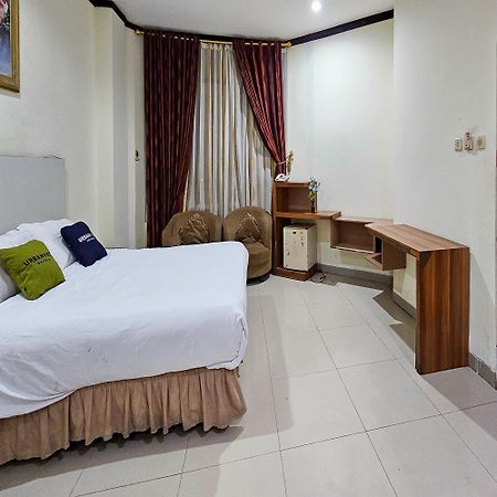 בנג'ארמאסין Urbanview Hotel Kharisma Banjarmasin מראה חיצוני תמונה