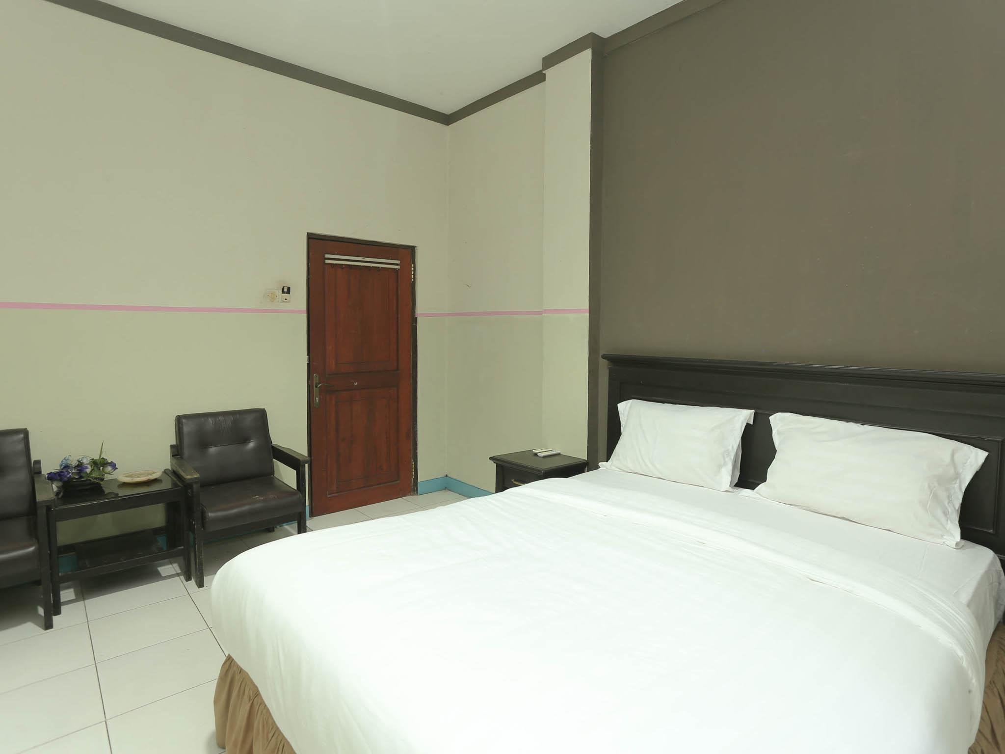 בנג'ארמאסין Urbanview Hotel Kharisma Banjarmasin מראה חיצוני תמונה