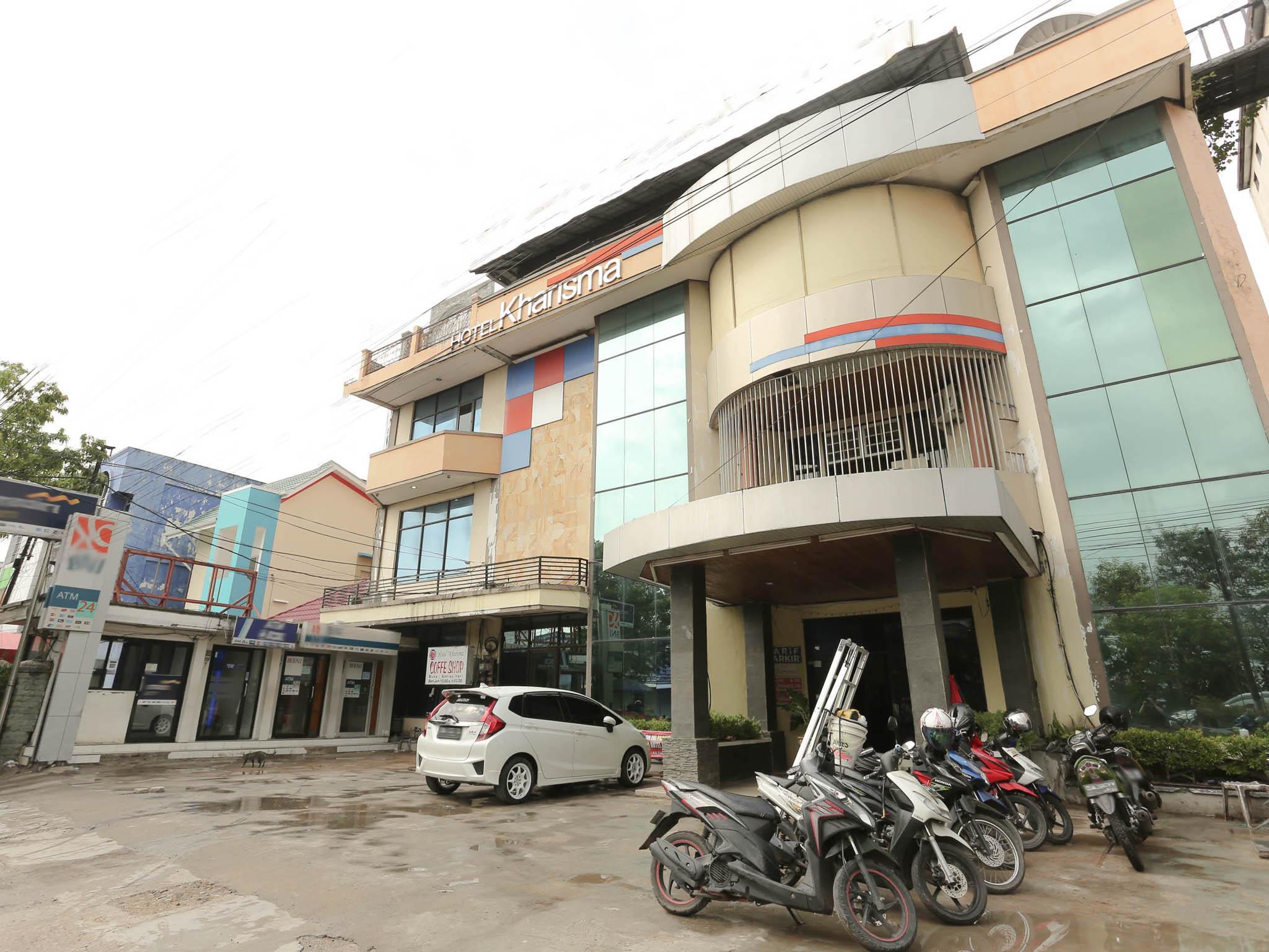 בנג'ארמאסין Urbanview Hotel Kharisma Banjarmasin מראה חיצוני תמונה