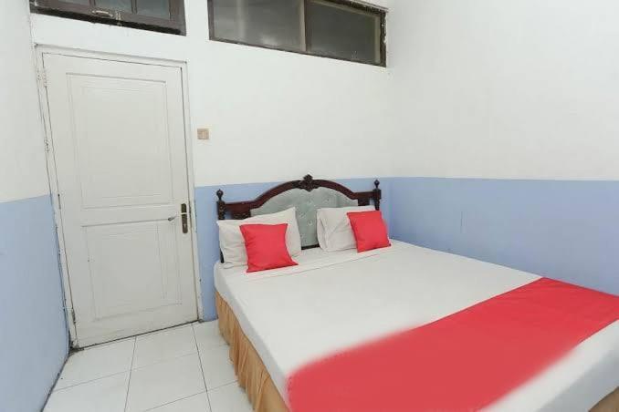 בנג'ארמאסין Urbanview Hotel Kharisma Banjarmasin מראה חיצוני תמונה