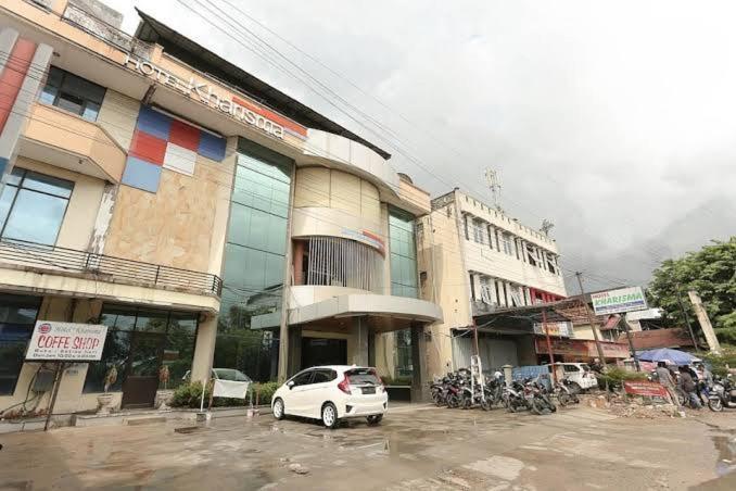 בנג'ארמאסין Urbanview Hotel Kharisma Banjarmasin מראה חיצוני תמונה