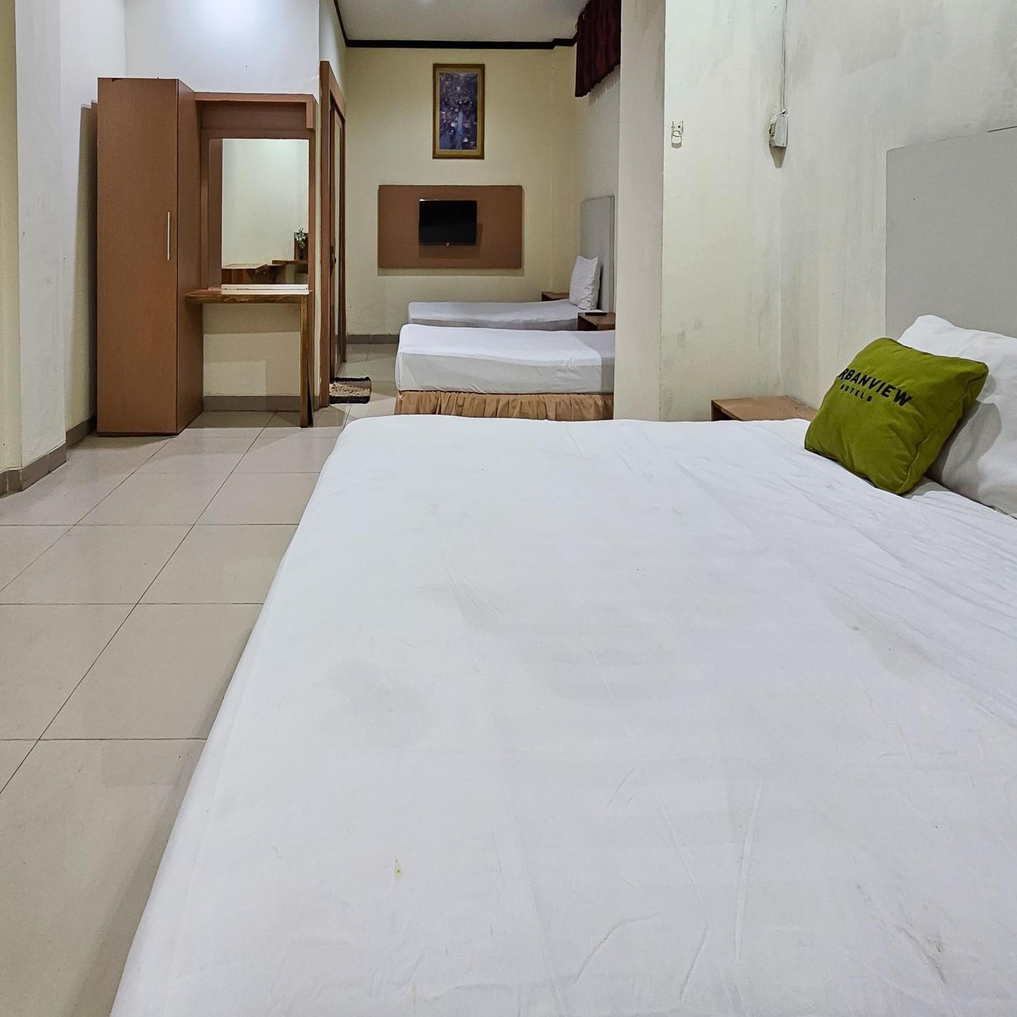 בנג'ארמאסין Urbanview Hotel Kharisma Banjarmasin מראה חיצוני תמונה