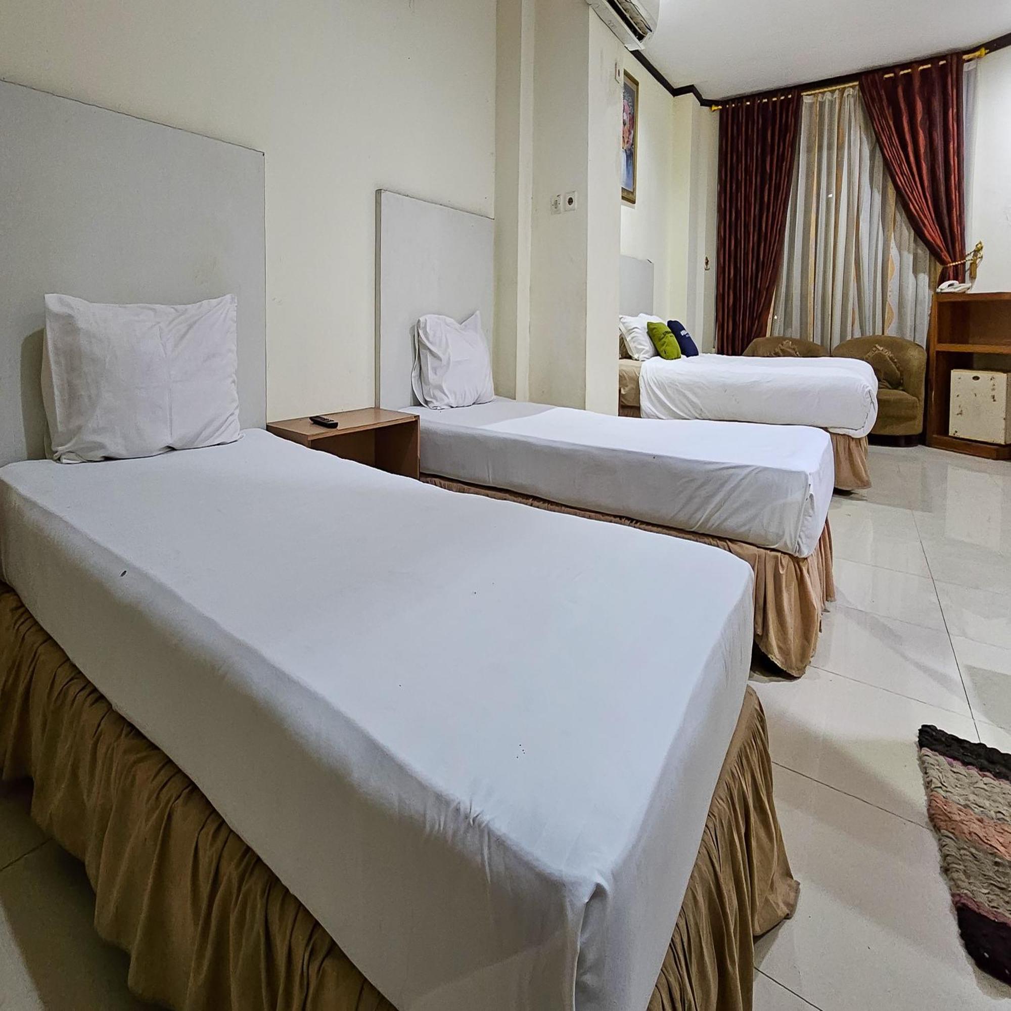 בנג'ארמאסין Urbanview Hotel Kharisma Banjarmasin מראה חיצוני תמונה