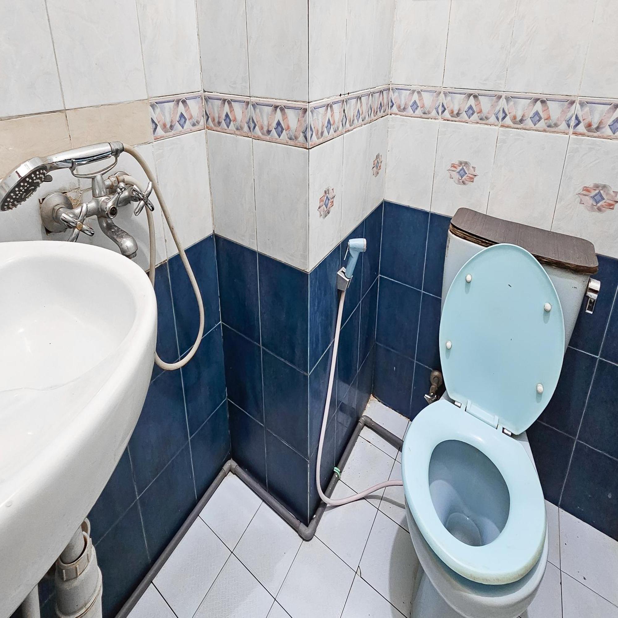 בנג'ארמאסין Urbanview Hotel Kharisma Banjarmasin מראה חיצוני תמונה